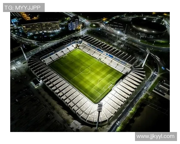 三字足球巨星盘点 足球场上那些闪耀的名字与传奇时刻