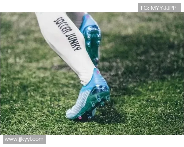 球星专属足球内衬设计解析助力运动员性能提升与舒适体验